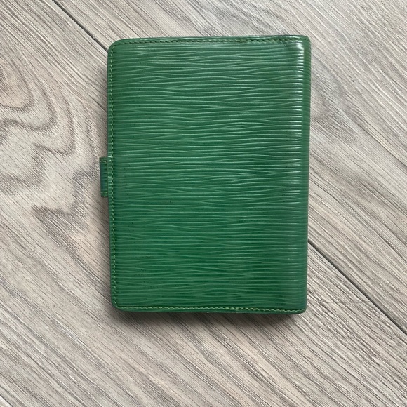 🔺SOLD🔻Louis Vuitton PM Green Epi leather small agenda planner - Picture 5 of 8